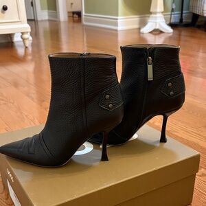 Boss Elegant Black Ankle Boots - size 6